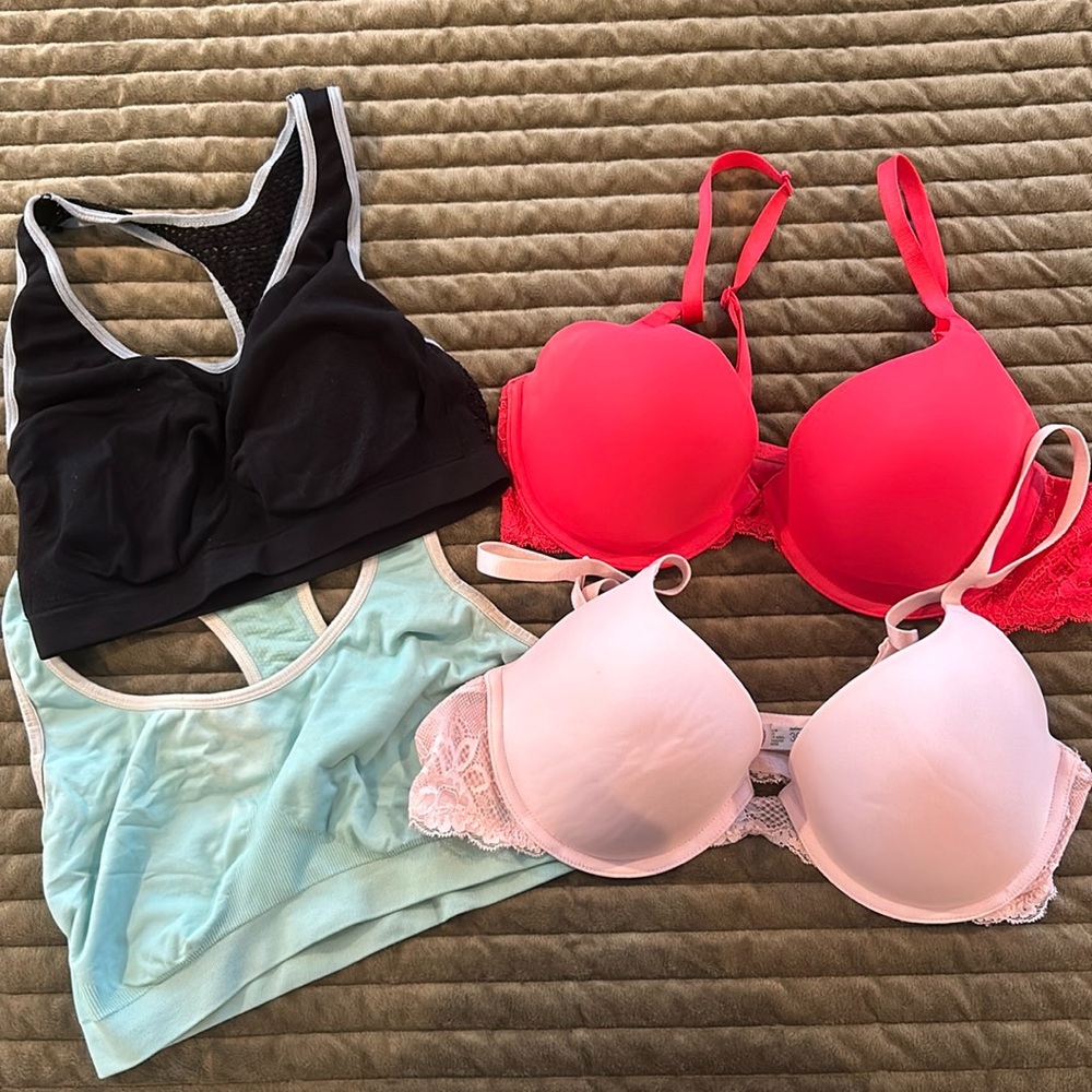 Set of 4 Bra Bundle 2 Regular SO Intimate Bras and 2 Sports Bras Pink Black Blue